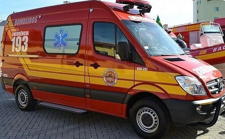 Capotamento deixa dois homens com suspeita de fraturas em Delmiro Gouveia