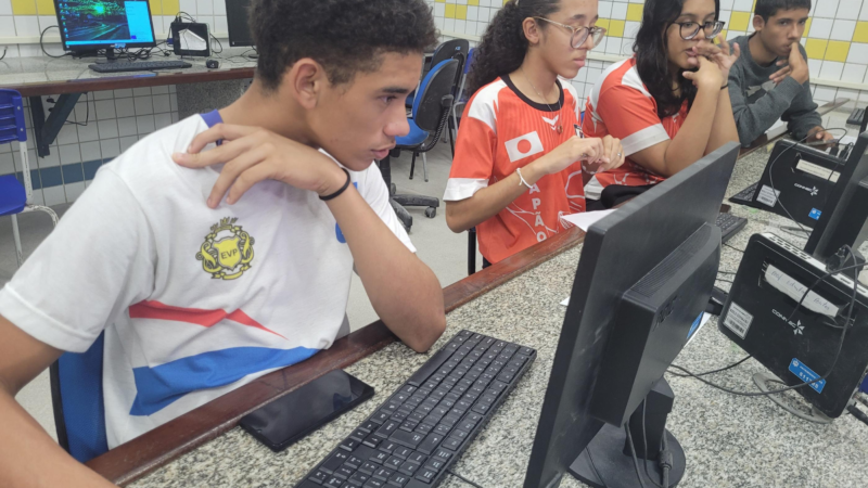 Estudantes da rede estadual participam das provas das olimpíadas brasileiras de física e ciências