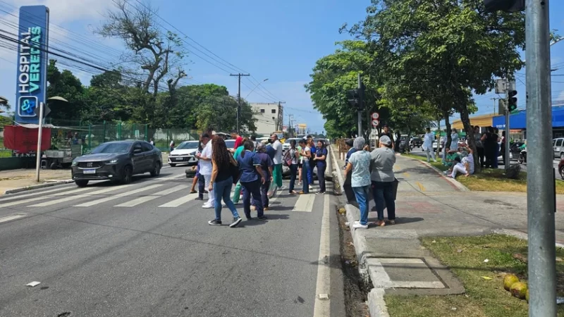 Enfermagem do Hospital Veredas retoma atos cobrando atrasos de repasses