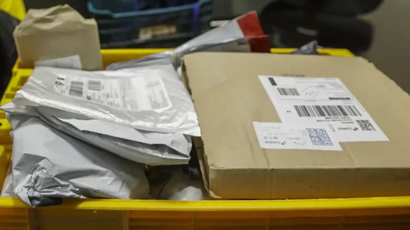 Correios alertam sobre golpe cobrando taxa para retirar encomenda