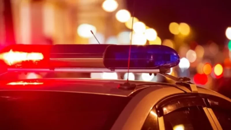 Bêbado, PM é preso por ensinar mulher a dirigir em viatura