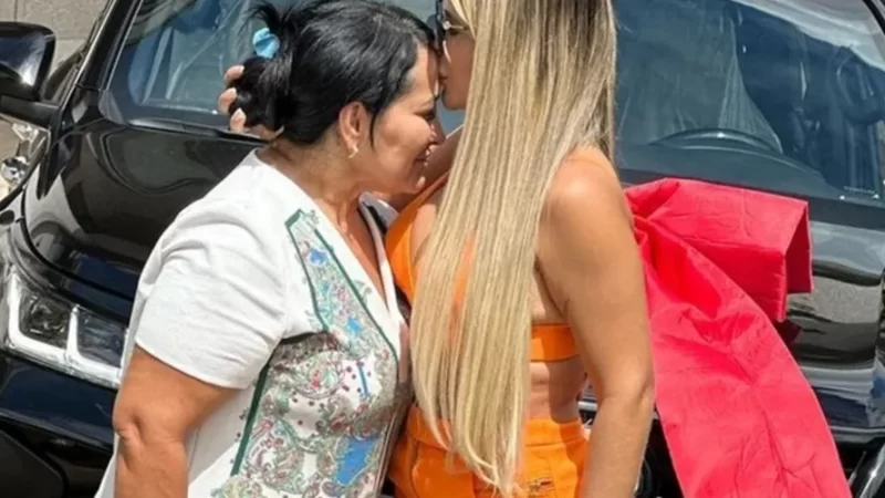 Mãe de Deolane Bezerra é liberada da prisão: “Fim do pesadelo”