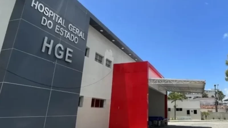 Homem suspeito de estuprar enteada ateia fogo no próprio corpo e é espancado por populares