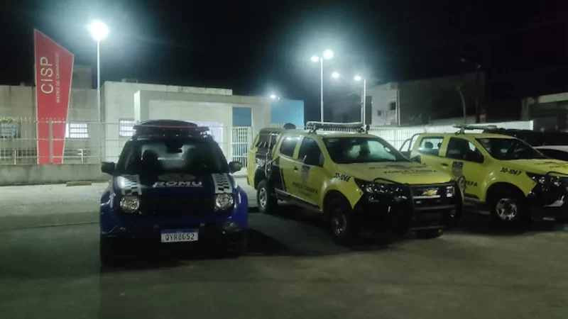 Após assinar divórcio, homem arromba portão da casa da ex e ameaça matá-la