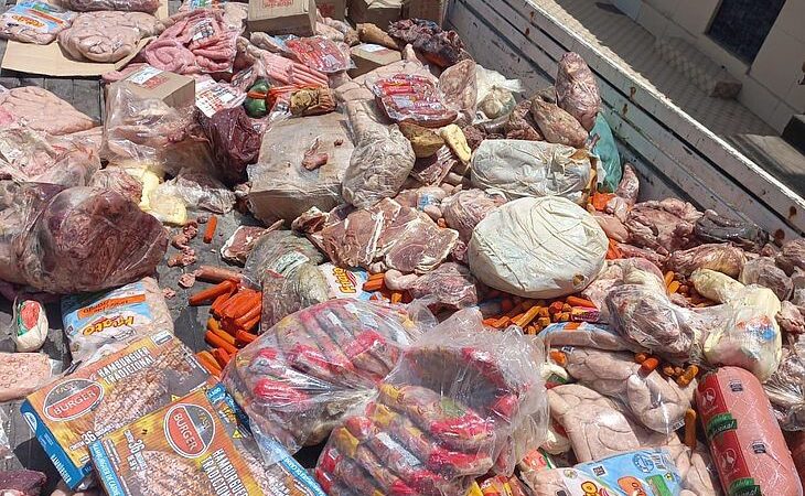 Fiscalização apreende mais de três toneladas de alimentos estragados em Maceió