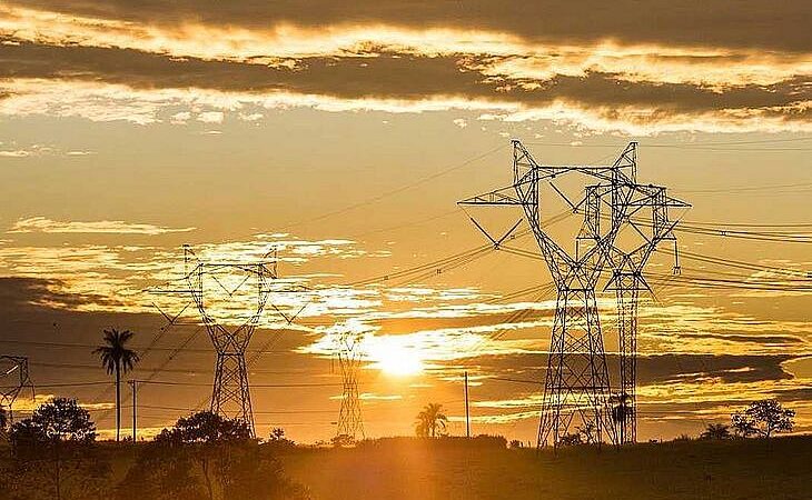 Governo Lula avalia retorno do horário de verão por causa da seca