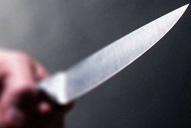 Homem morre após levar facada na nuca de marido da ex-mulher em AL