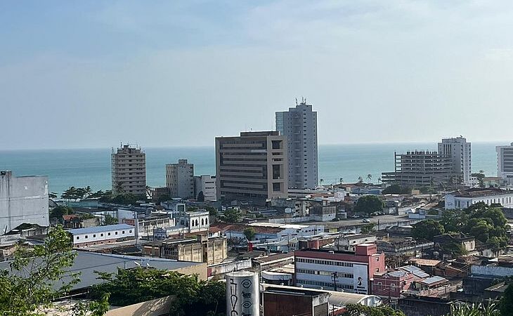 Calor extremo e baixa umidade registrados no país podem atingir Alagoas? Meteorologista explica
