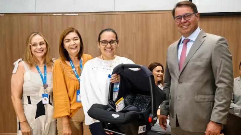 Detran lança programa que distribui bebês-conforto para maternidades