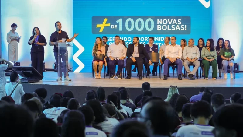 Governo do Estado lança edital de mil bolsas de iniciação científica para estudantes da rede pública