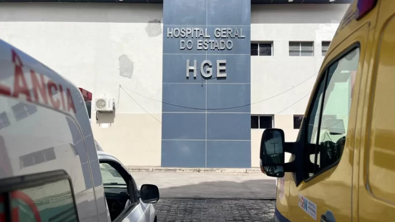 Mulher fica gravemente ferida após capotar veículo na AL-101 Sul