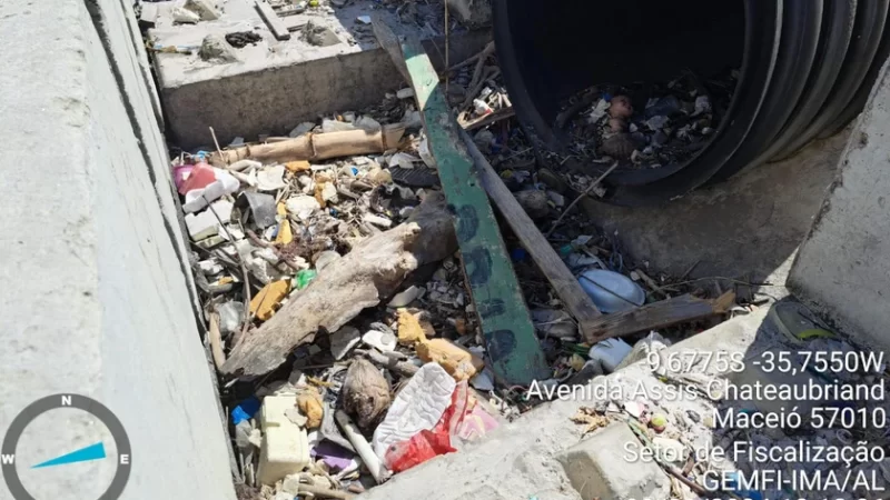 Prefeitura de Maceió é autuada pelo IMA em R$ 100 mil por lançar efluente na Praia da Avenida