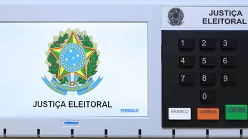 Prefeito de Olho D’Água do Casado é representado por uso indevido de imagens com caráter eleitoreiro