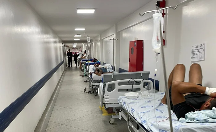 Hospital de Emergência do Agreste vive situação caótica com superlotação