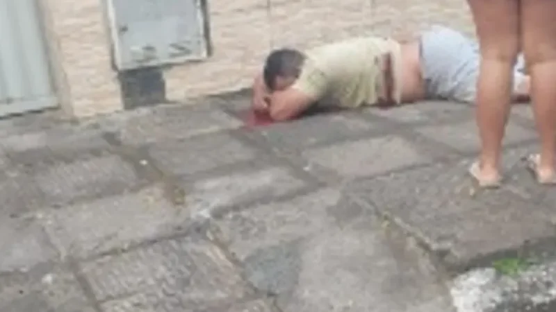 Homem é assassinado e esposa fica ferida em emboscada em AL