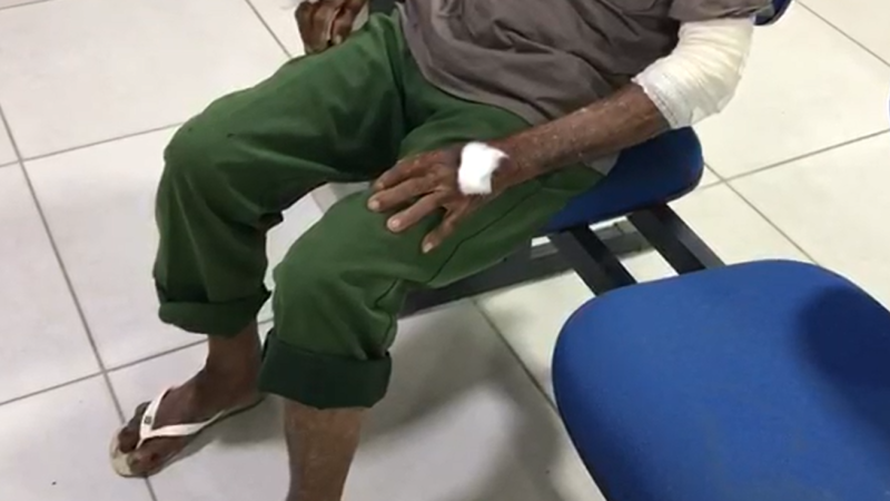 Vizinhos denunciam homem que agrediu pai idoso e o expulsou de casa