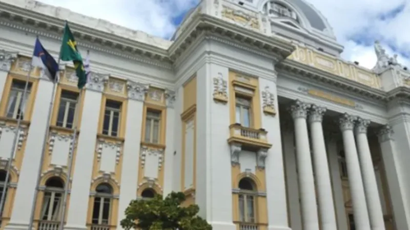 Juíza de caso Deolane e Gusttavo Lima é condenada a pagar dívida