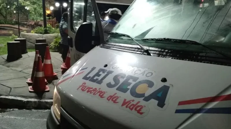 Quatro são presos por dirigir sob efeito de álcool em AL no fim de semana na Capital