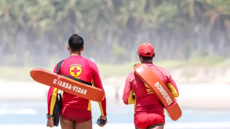 Quatro turistas da Argentina são resgatados após afogamento no Frânces