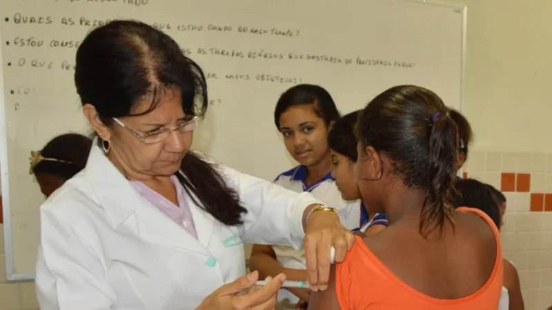Saúde quer dobrar vacinação contra HPV