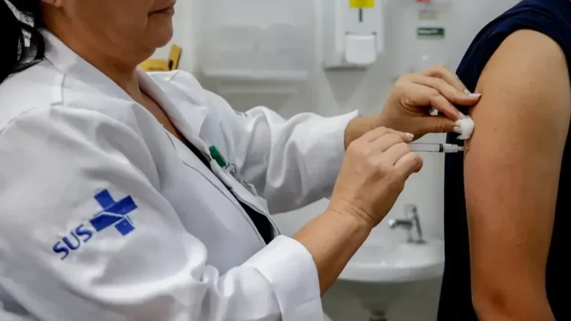 Vacina contra a dengue só cobre 23% do público