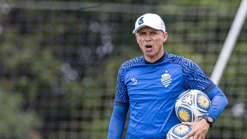 CSA faz jogo-treino para que Higo Magalhães defina equipe titular