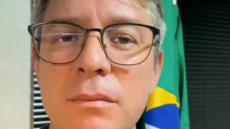 Cabo Bebeto se manifesta após performance de homem de calcinha na Ufal