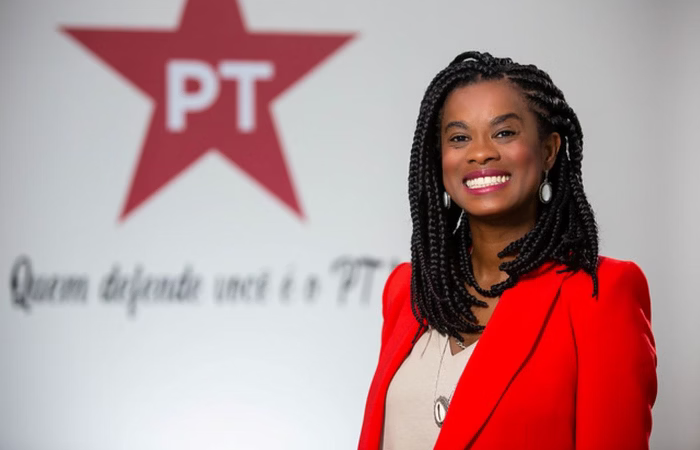 Deputada é novamente vítima de ataques racistas: “Macaca fodida”