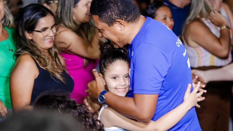 Emoção marca inauguração da nova Escola Municipal Douglas Apratto Tenório
