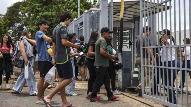 Segundo dia de Enem tem abstenção de 30,6%, a menor em dois anos