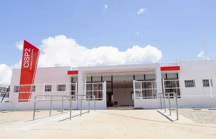 Motorista embriagado derruba muro de casa após bebedeira com amigos em Palmeira dos Índios