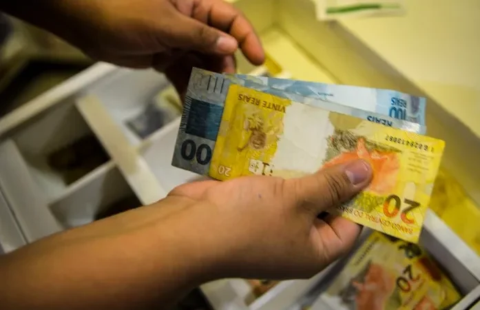 Brasileiros ainda não sacaram R$ 8,53 bilhões de valores a receber