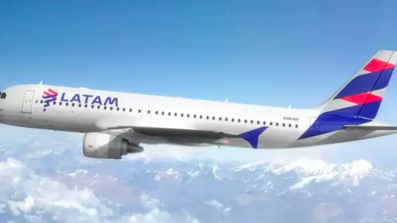 Avião da Latam declara emergência após decolar de Brasília
