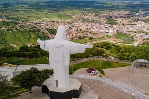 Homem é preso suspeito de mostrar partes íntimas à vizinha em Palmeira dos Índios