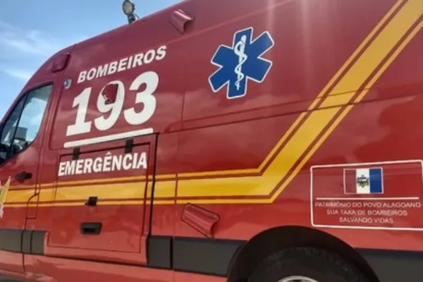 Colisão entre carro e moto deixa adolescente de 16 anos ferido em Poço das Trincheiras