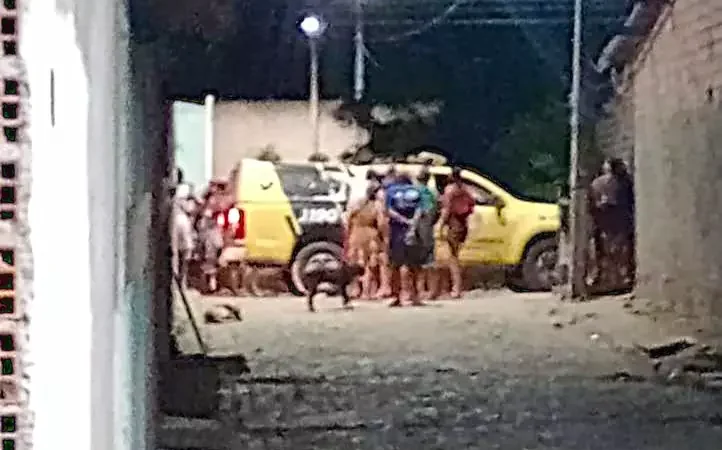 PM socorre vítima de tentativa de feminicídio no sertão; suspeito fugiu