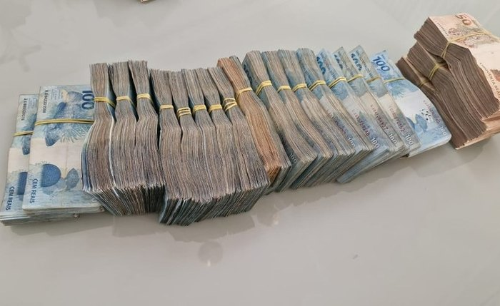 PF deflagra Opetração contra contrabando de cigarros em Alagoas; dois foram presos