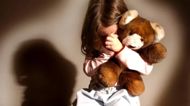 Homem é preso suspeito de tocar em partes íntimas de criança de 7 anos em Taquarana