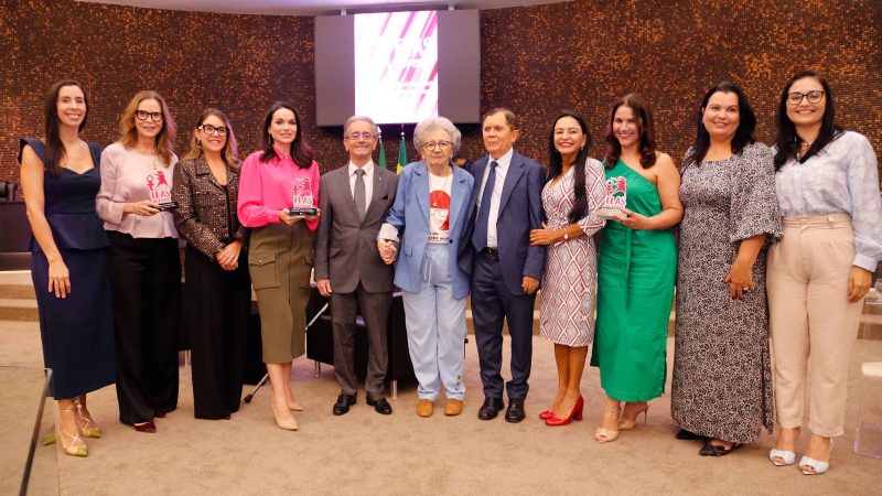 Revista “Elas no Poder” é lançada com palestra de Maitê Proença