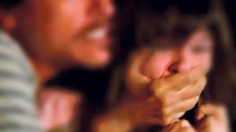 Garota de 14 anos engravida do próprio irmão; avô é acusado de praticar abusos contra ela e sua irmã e acaba preso com a mãe