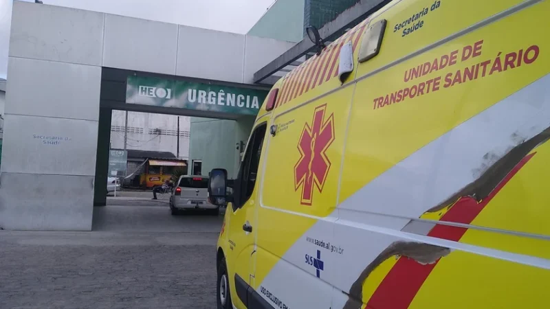 Homem fica ferido após ser esfaqueado durante discussão em bar