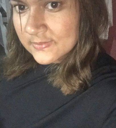 Familiares buscam por informações sobre mulher desaparecida