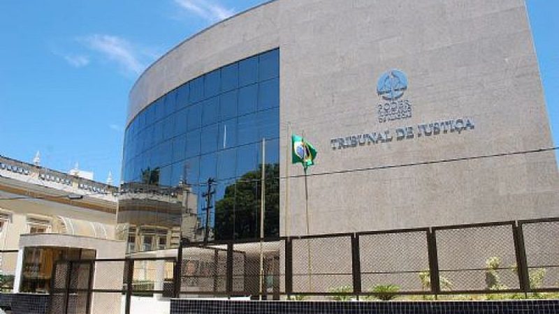 Justiça condena homem que chamou artista de ‘traveco’ em post de casa de shows, em Maceió