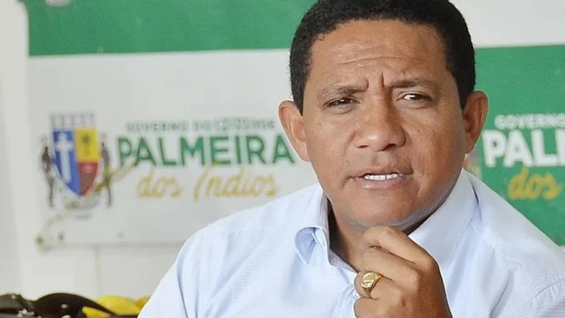 Vereadores vão encaminhar ao MP, denúncia de improbidade administrativa do ex-prefeito Júlio Cezar, em Palmeira dos Índios