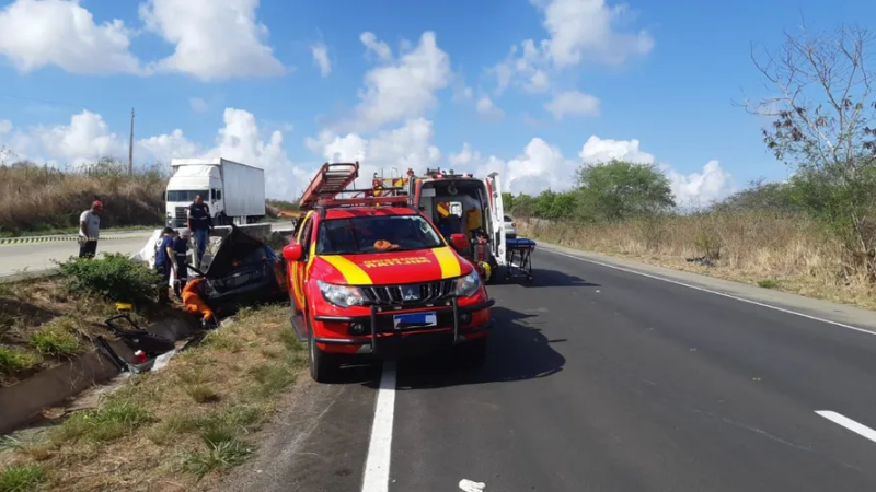 Um pessoa morre e três ficam feridas em acidente, em Porto Real do Colégio