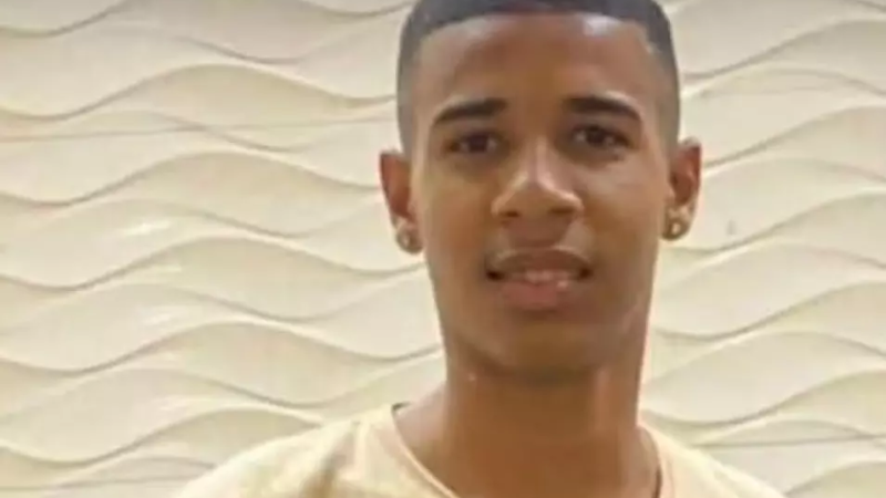 Jogador de futebol é baleado na cabeça depois de pisar no pé de traficante no réveillon