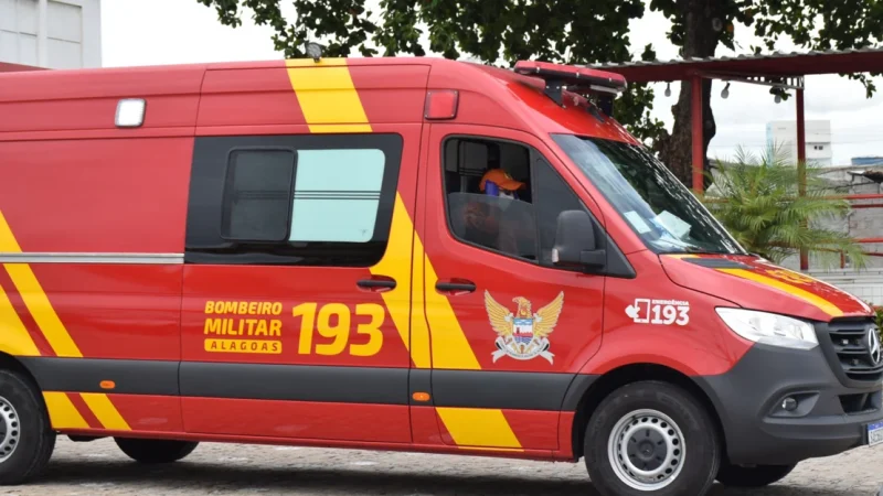 Trovoada em Arapiraca: entupimento de bueiro deixa idosa presa em casa alagada e bombeiros são acionados