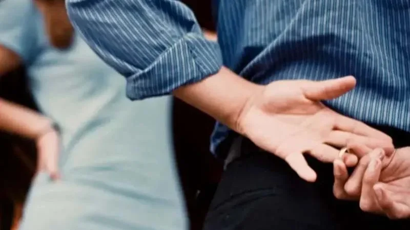 Infidelidade no trabalho: Os 10 empregos que mais geram adultério