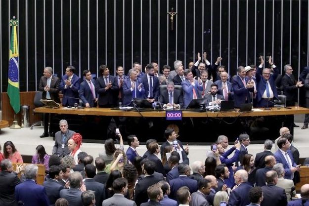 Deputados alagoanos apoiam o pedido de impeachment de Lula; saiba quem são eles