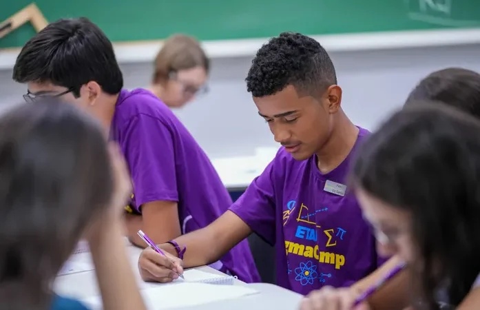 Aluno de Delmiro/AL está entre os melhores do mundo em evento internacional que acontece em São Paulo